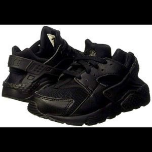 Size black Nike huraches